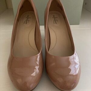 Clarks Ultimate Comfort Collection Amber Joy Warm Beige Patent Platform Heels